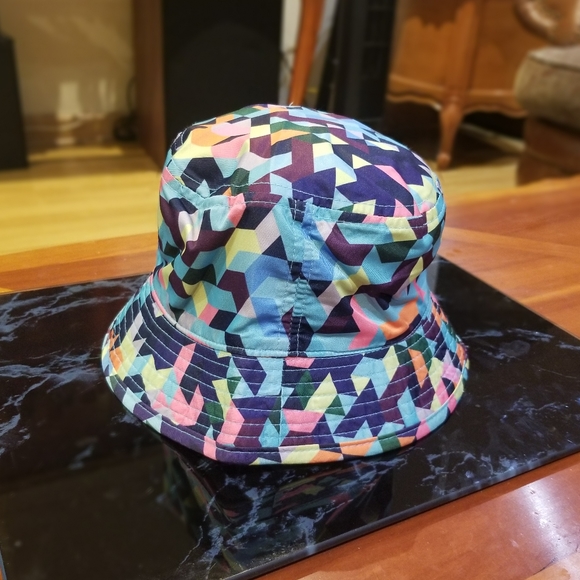 Lids Multicolor Reversible Bucket Hat 